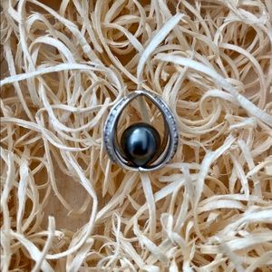 14k White Gold Black Pearl & Diamond Pendant